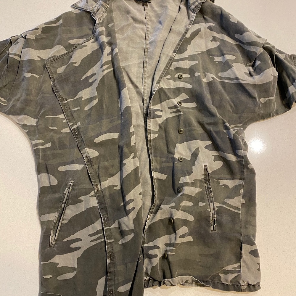 Express Camo Button-up